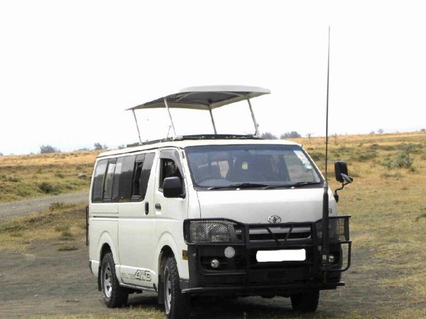 toyota-4×4-safari-van-with-top-up-roof